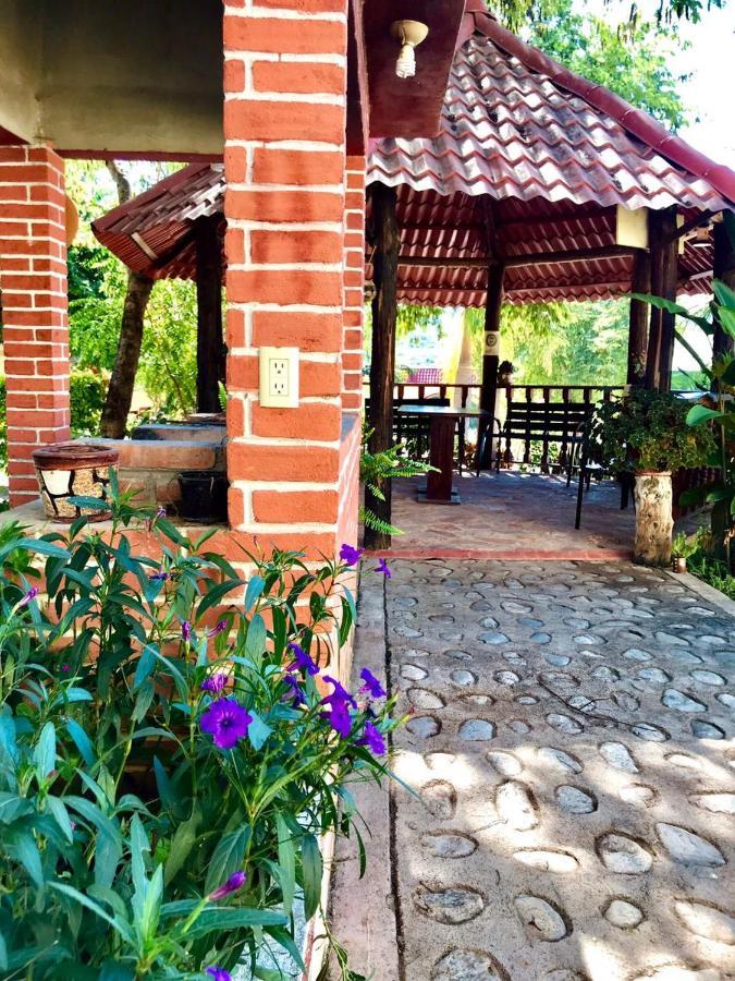 Hotel Y Restaurante Villas Del Sol Jalpan Bagian luar foto